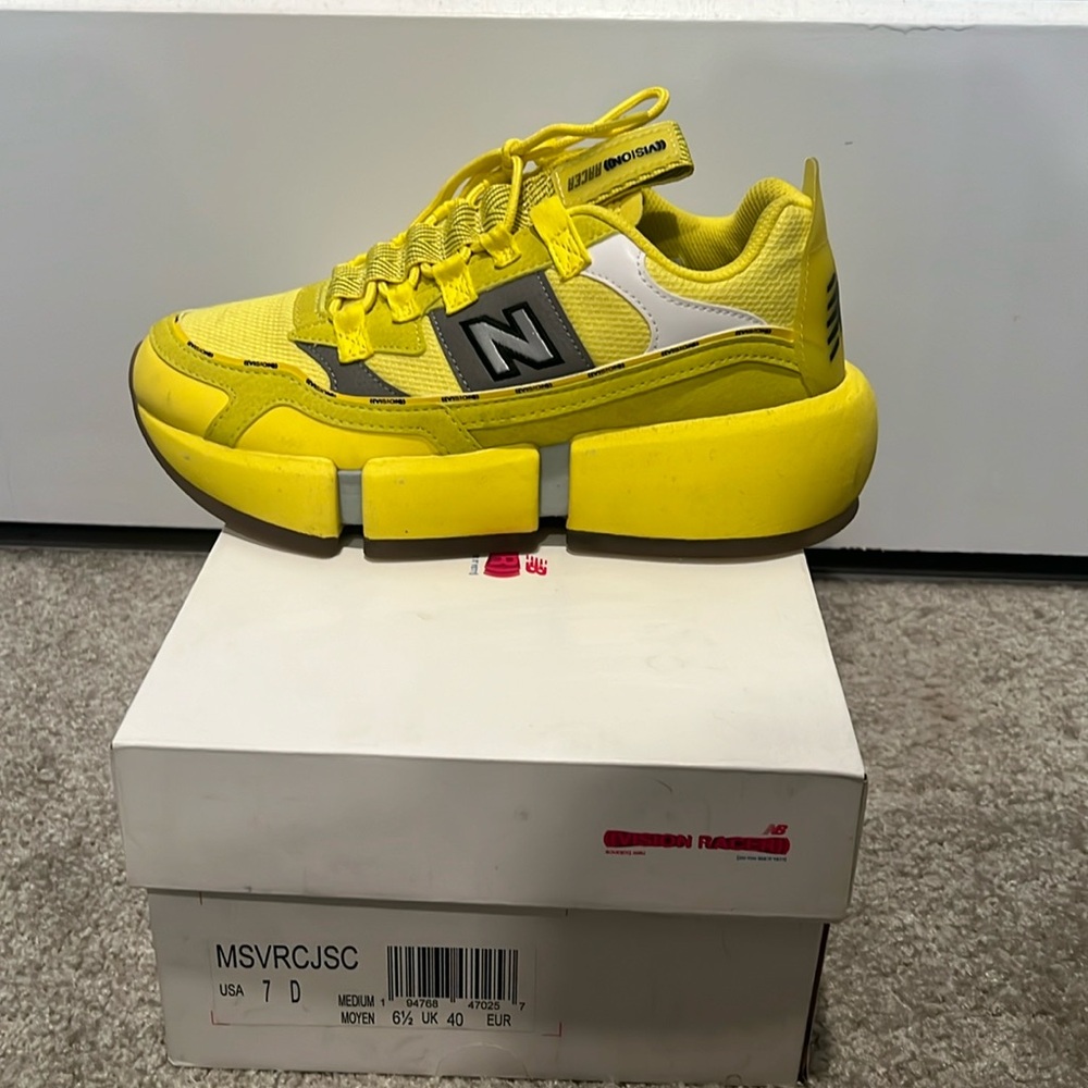 New Balance Vision Balance Size 7
